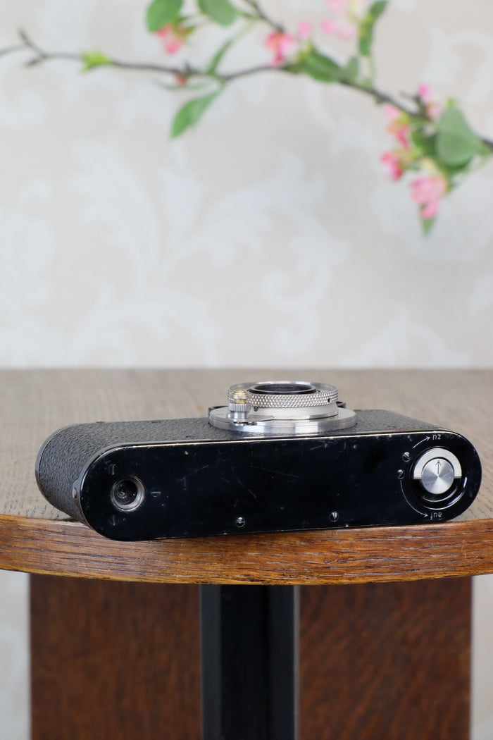 SUPERB! 1932 BLACK LEITZ LEICA II with Nickel Elmar lens. CLA'd, Freshly Serviced! - Leitz- Petrakla Classic Cameras