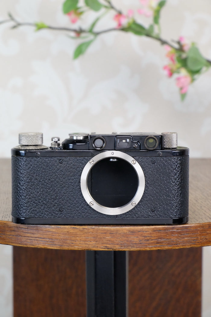 SUPERB! 1932 BLACK LEITZ LEICA II with Nickel Elmar lens. CLA'd, Freshly Serviced! - Leitz- Petrakla Classic Cameras