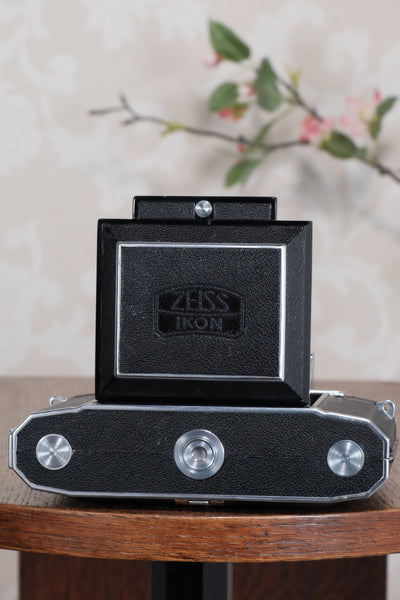 Superb! 1952 Zeiss-Ikon Super Ikonta B, Coated Tessar & Synchro-Compur.  CLA'd, Freshly Serviced! - Zeiss-Ikon- Petrakla Classic Cameras
