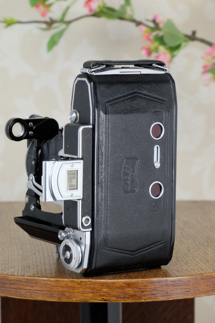SUPERB! 1950 Zeiss-Ikon Super 6x9 Ikonta 531/2 , Coated Zeiss Tessar lens. Complete with 6x4.5 reduction mask. CLA'd, Freshly Serviced! - Zeiss-Ikon- Petrakla Classic Cameras