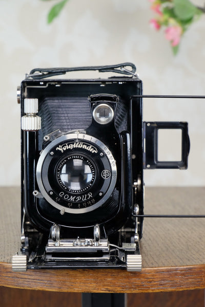 1933 Voigtlander Bergheil - The rare GREEN Luxus version, Heliar lens & 6x9 120 roll-film back. CLA’d. Freshly serviced! - Voigtlander- Petrakla Classic Cameras