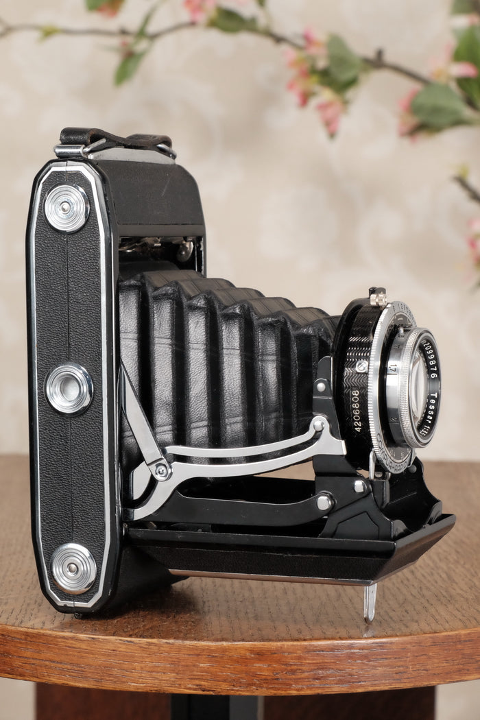 Superb! 1937 Zeiss-Ikon Ikonta 6x9 Folding Camera, Tessar lens, CLA'd, Freshly Serviced! - Zeiss-Ikon- Petrakla Classic Cameras