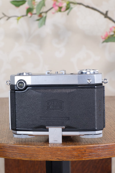 Superb! 1953 Zeiss Ikon Contessa 533/24 . CLA'd, Freshly serviced!