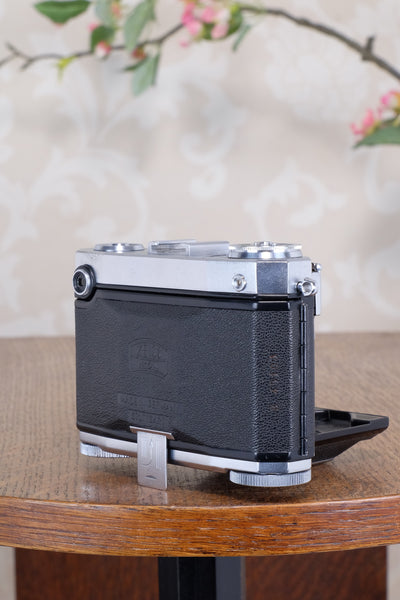 Superb! 1953 Zeiss Ikon Contessa 533/24 . CLA'd, Freshly serviced!