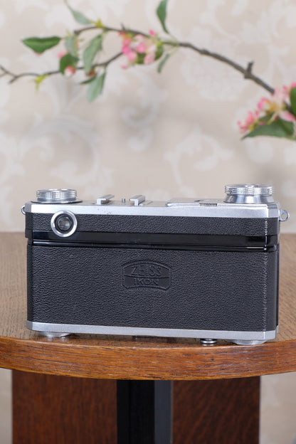 Near Mint! WWII 1939 Zeiss Ikon Contax II with “T” coated f1.5/50 Sonnar lens, CLA'd, Freshly Serviced!