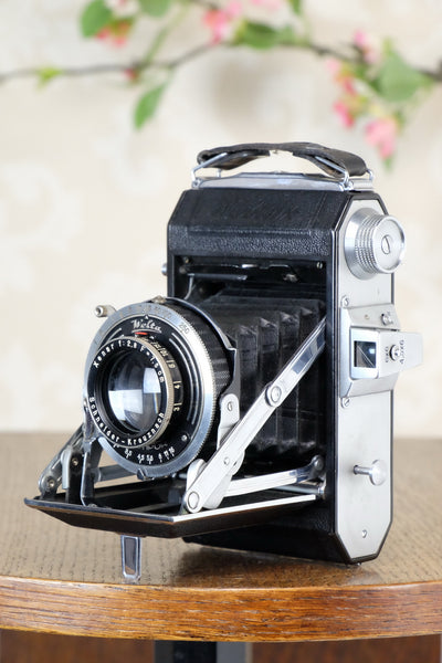 Superb! 1938 Welta Weltax 6x6, complete with 6x4.5 reduction mask, CLAd, Freshly Serviced! - Welta- Petrakla Classic Cameras