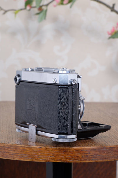 Near Mint! 1954 Zeiss Ikon Contessa 533/24. CLA'd, Freshly serviced!