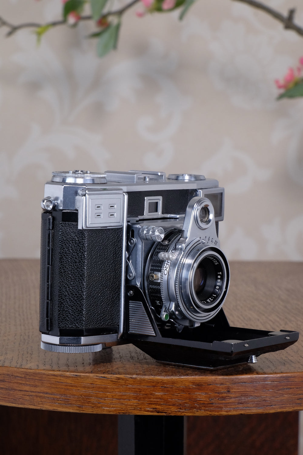 Near Mint! 1954 Zeiss Ikon Contessa 533/24. CLA'd, Freshly serviced!