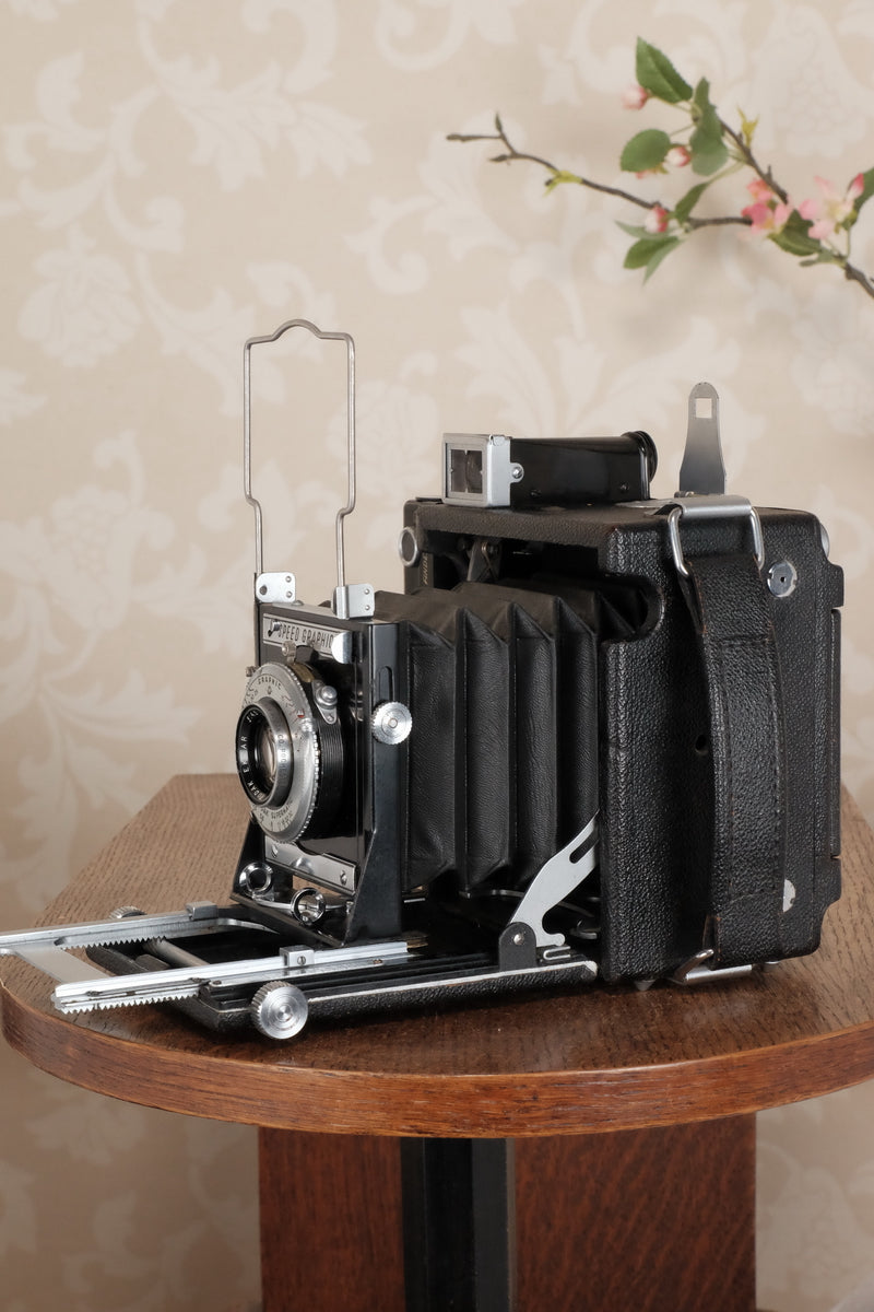 Superb 1945 GRAFLEX SPEED GRAPHIC, Coated Ektar lens, Roll-film back & Freshly Serviced! CLA'd! - Graflex- Petrakla Classic Cameras