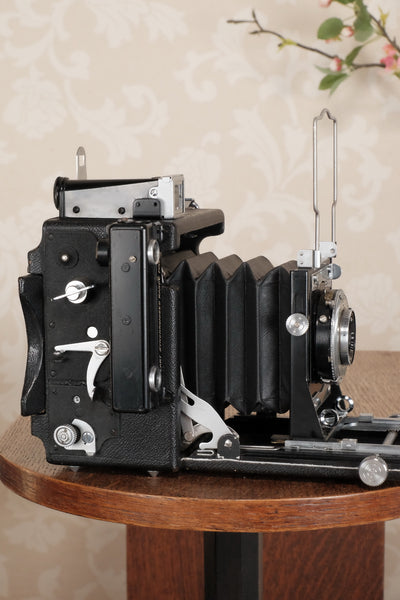 Superb 1945 GRAFLEX SPEED GRAPHIC, Coated Ektar lens, Roll-film back & Freshly Serviced! CLA'd! - Graflex- Petrakla Classic Cameras