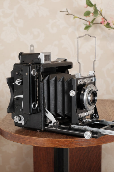 Superb 1945 GRAFLEX SPEED GRAPHIC, Coated Ektar lens, Roll-film back & Freshly Serviced! CLA'd! - Graflex- Petrakla Classic Cameras