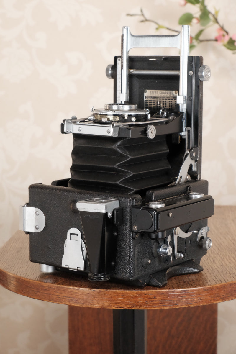 Superb 1945 GRAFLEX SPEED GRAPHIC, Coated Ektar lens, Roll-film back & Freshly Serviced! CLA'd! - Graflex- Petrakla Classic Cameras