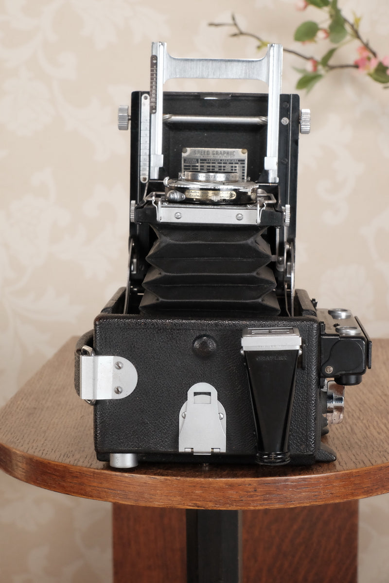Superb 1945 GRAFLEX SPEED GRAPHIC, Coated Ektar lens, Roll-film back & Freshly Serviced! CLA'd! - Graflex- Petrakla Classic Cameras