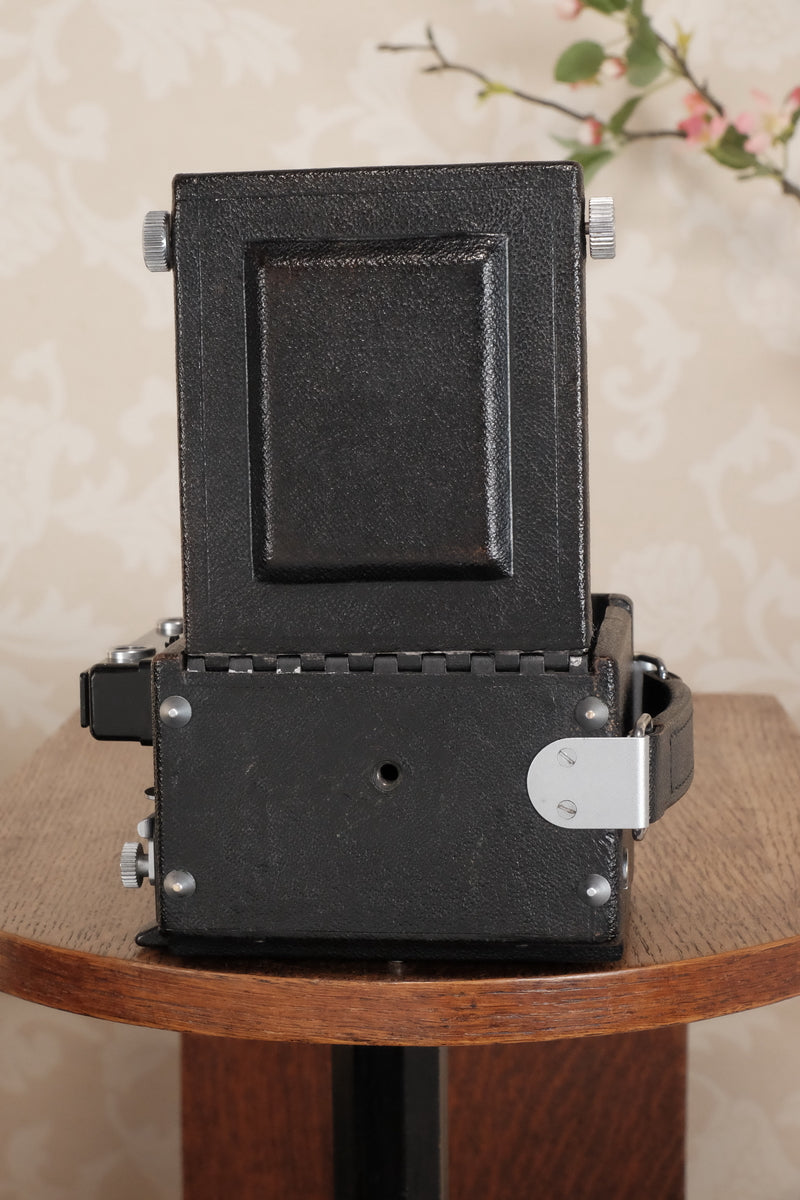 Superb 1945 GRAFLEX SPEED GRAPHIC, Coated Ektar lens, Roll-film back & Freshly Serviced! CLA'd! - Graflex- Petrakla Classic Cameras