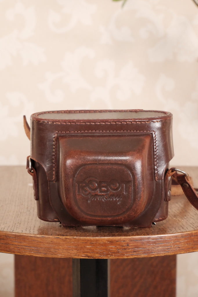 Original Robot leather camera case – Petrakla Classic Cameras