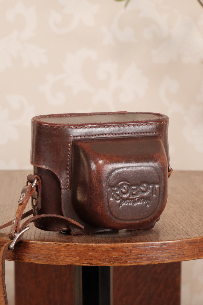 Original Robot leather camera case – Petrakla Classic Cameras
