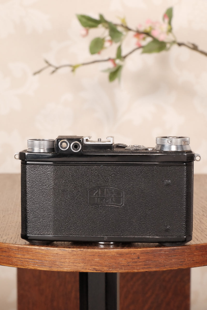 Superb! 1937 Zeiss-Ikon Super Nettel (236/24)  with Original Leather Case, CLA'd, Freshly Serviced! - Zeiss-Ikon- Petrakla Classic Cameras