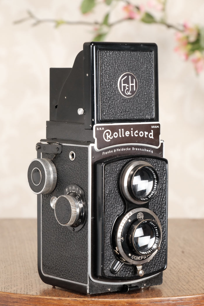 SUPERB! 1936 Rolleicord with leather case. CLA's, Freshly Serviced! - Frank & Heidecke- Petrakla Classic Cameras