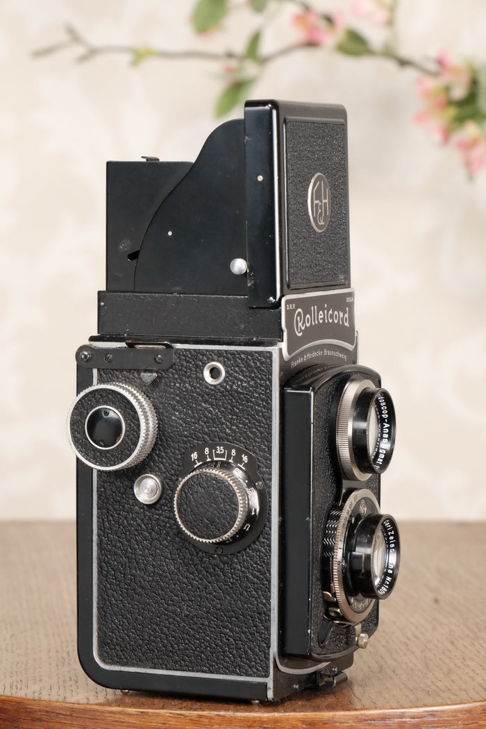 SUPERB! 1936 Rolleicord with leather case. CLA's, Freshly Serviced! - Frank & Heidecke- Petrakla Classic Cameras