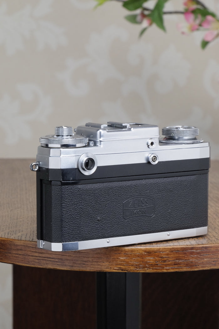 Superb! 1956 Zeiss Ikon Contax IIIa, CLA'd, Freshly Serviced! - Zeiss-Ikon- Petrakla Classic Cameras