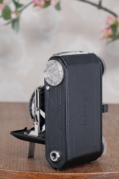 Superb! THE ORIGINAL FIRST VERSION, 1934 Black Kodak Retina, model 117 with original case.. CLA'd, Freshly Serviced!