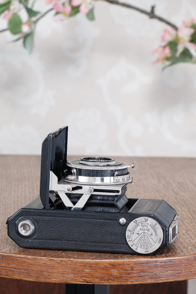 Superb! THE ORIGINAL FIRST VERSION, 1934 Black Kodak Retina, model 117 with original case.. CLA'd, Freshly Serviced!