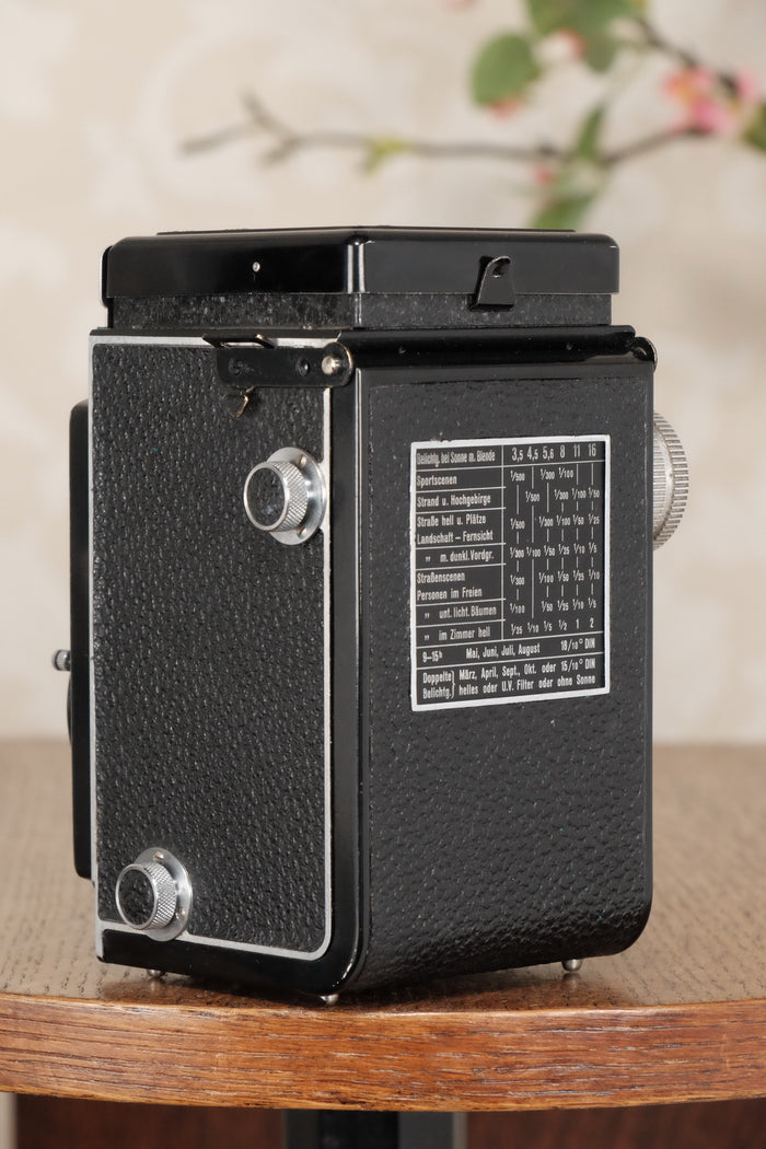 SUPERB! 1937 Rolleicord with leather case. CLA's, Freshly Serviced! - Frank & Heidecke- Petrakla Classic Cameras