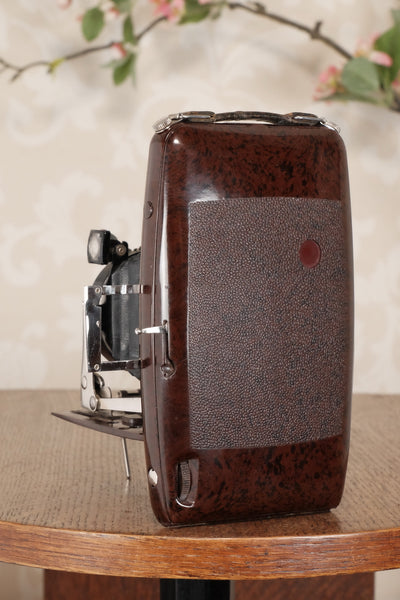 SUPERB! Rare 1934 Ebner 6x9 Brown Bakelite Art Deco Camera. Freshly serviced , CLA‘d - Ebner- Petrakla Classic Cameras