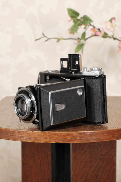 Superb! 1949 Zeiss-Ikon Ikonta 6x9 Folding Camera, Tessar lens, CLA'd, Freshly Serviced! - Zeiss-Ikon- Petrakla Classic Cameras