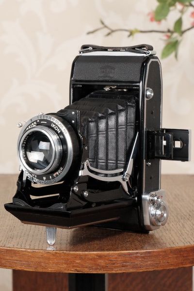 Superb! 1949 Zeiss-Ikon Ikonta 6x9 Folding Camera, Tessar lens, CLA'd, Freshly Serviced! - Zeiss-Ikon- Petrakla Classic Cameras