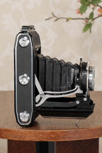 Superb! 1949 Zeiss-Ikon Ikonta 6x9 Folding Camera, Tessar lens, CLA'd, Freshly Serviced! - Zeiss-Ikon- Petrakla Classic Cameras