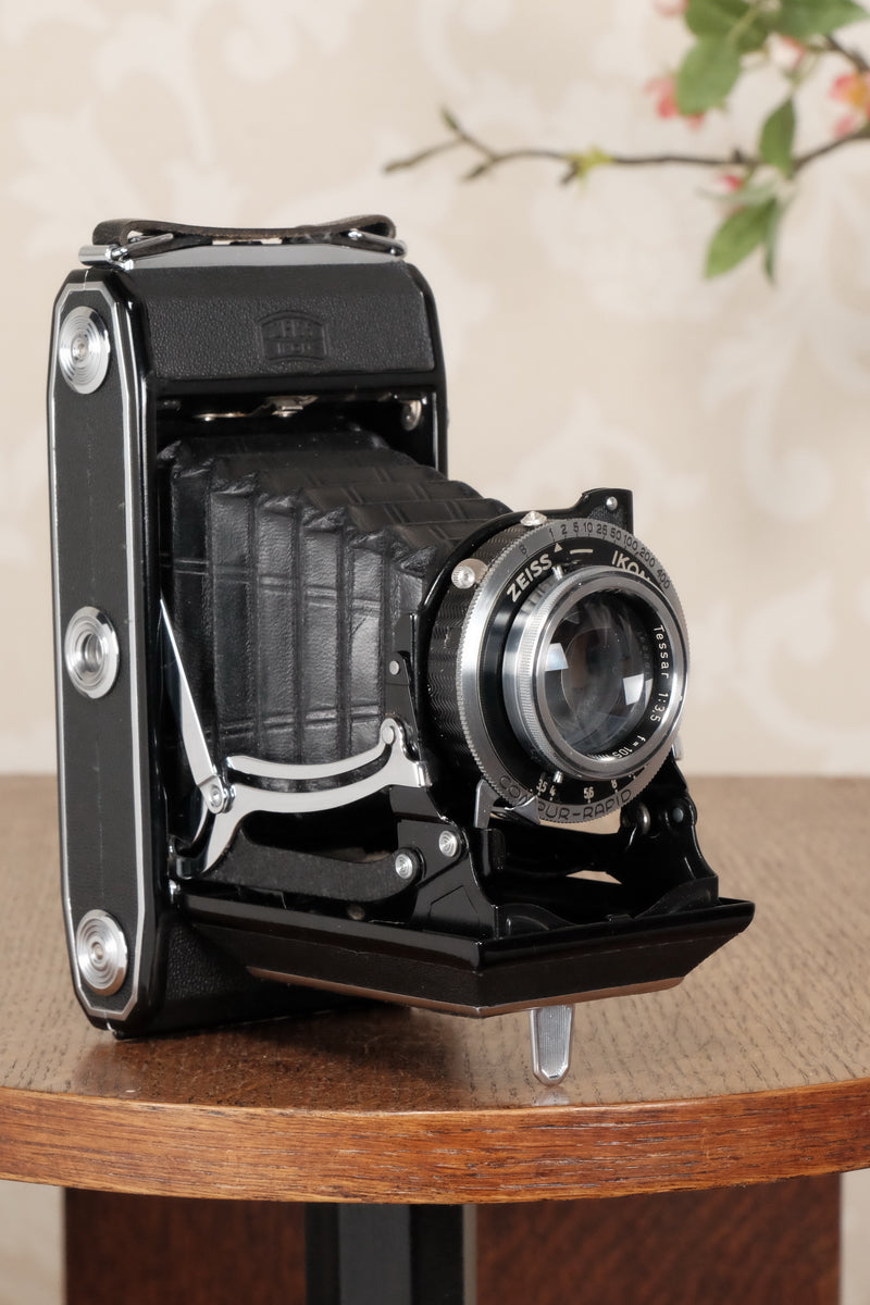 Superb! 1949 Zeiss-Ikon Ikonta 6x9 Folding Camera, Tessar lens, CLA'd, Freshly Serviced! - Zeiss-Ikon- Petrakla Classic Cameras