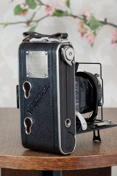 1933 Voigtlander 6x9 Folder with HELIAR lens, CLA'd FRESHLY SERVICED! - Voigtlander- Petrakla Classic Cameras