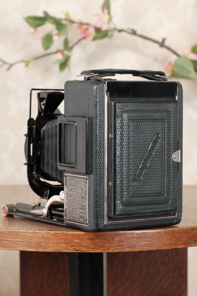 Absolutely Superb! Rare Green (De Luxe) Voigtlander 1932 Bergheil Camera with Heliar lens, Freshly serviced, CLA'd! - Voigtlander- Petrakla Classic Cameras