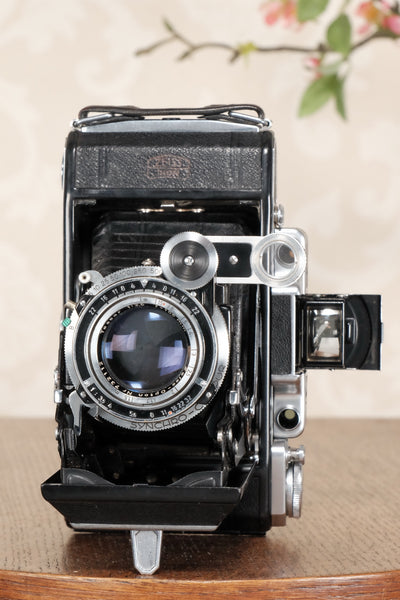 1952 Zeiss-Ikon Super 6x9 Ikonta 531/2, Synchro-Compur & Coated Zeiss Tessar lens, CLA'd, FRESHLY SERVICED! - Zeiss-Ikon- Petrakla Classic Cameras