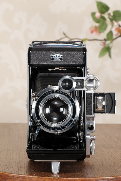 SUPERB! 1938 Zeiss Ikon Super Ikonta 6x9, Tessar lens, & case, CLA'd, FRESHLY SERVICED! - Zeiss-Ikon- Petrakla Classic Cameras