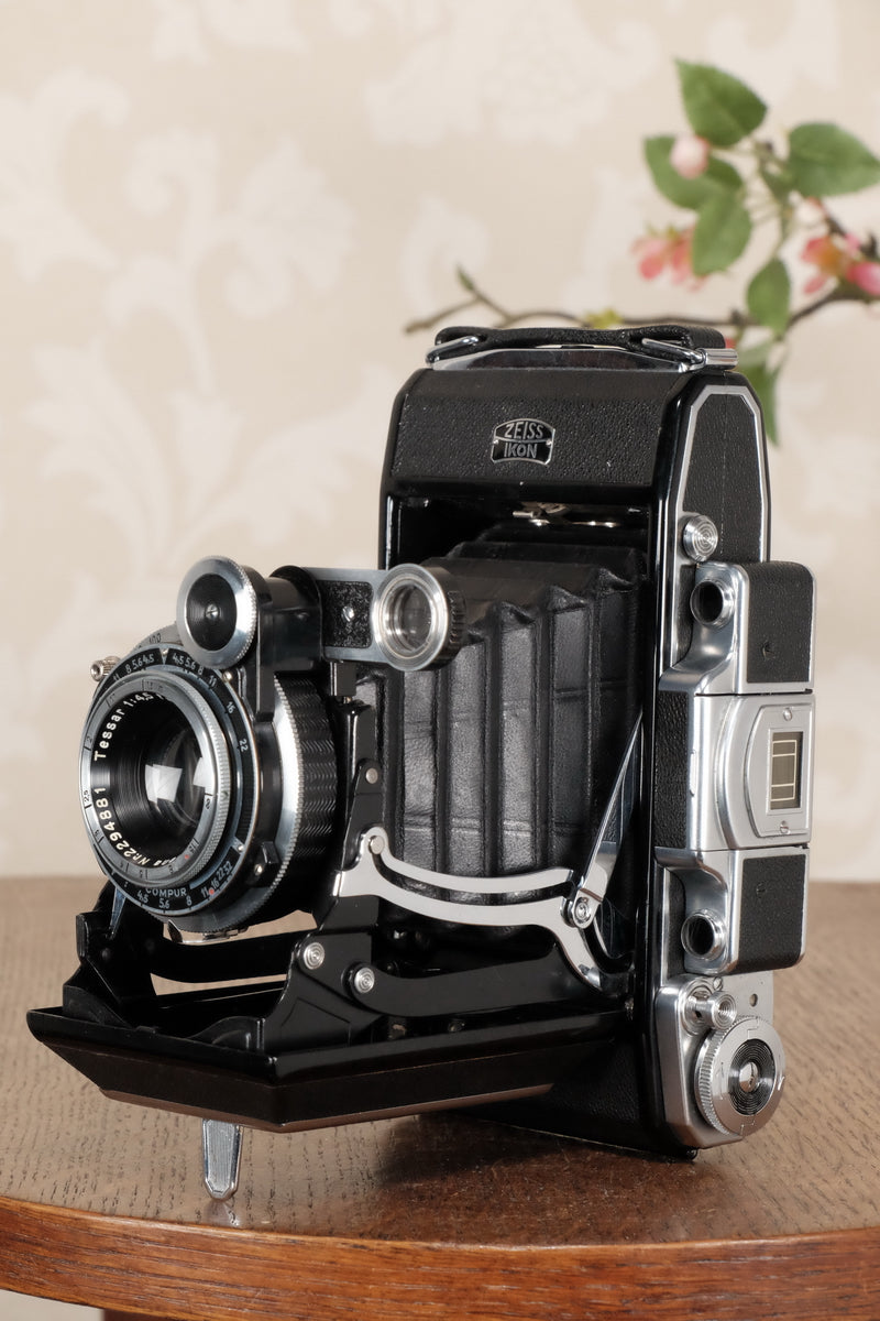 SUPERB! 1938 Zeiss Ikon Super Ikonta 6x9, Tessar lens, & case, CLA'd, FRESHLY SERVICED! - Zeiss-Ikon- Petrakla Classic Cameras