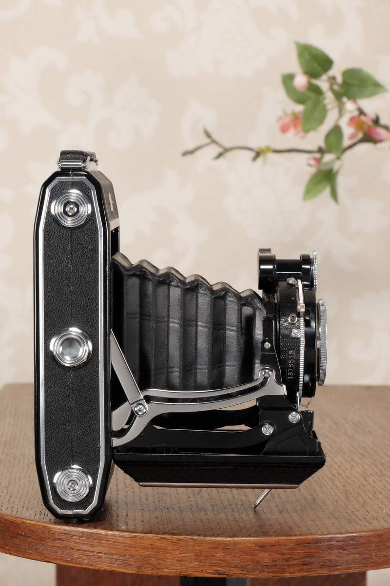 SUPERB! 1938 Zeiss Ikon Super Ikonta 6x9, Tessar lens, & case, CLA'd, FRESHLY SERVICED! - Zeiss-Ikon- Petrakla Classic Cameras