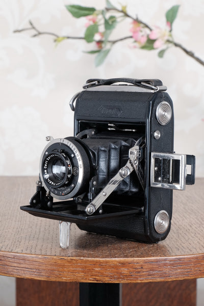 1932 Zeiss-Ikon Ikonta 6x4.5. Freshly Serviced, CLA'd