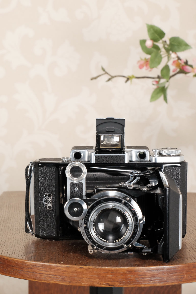 SUPERB! 1938 Zeiss Ikon Super Ikonta 6x9, Tessar lens, & case, CLA'd, FRESHLY SERVICED! - Zeiss-Ikon- Petrakla Classic Cameras
