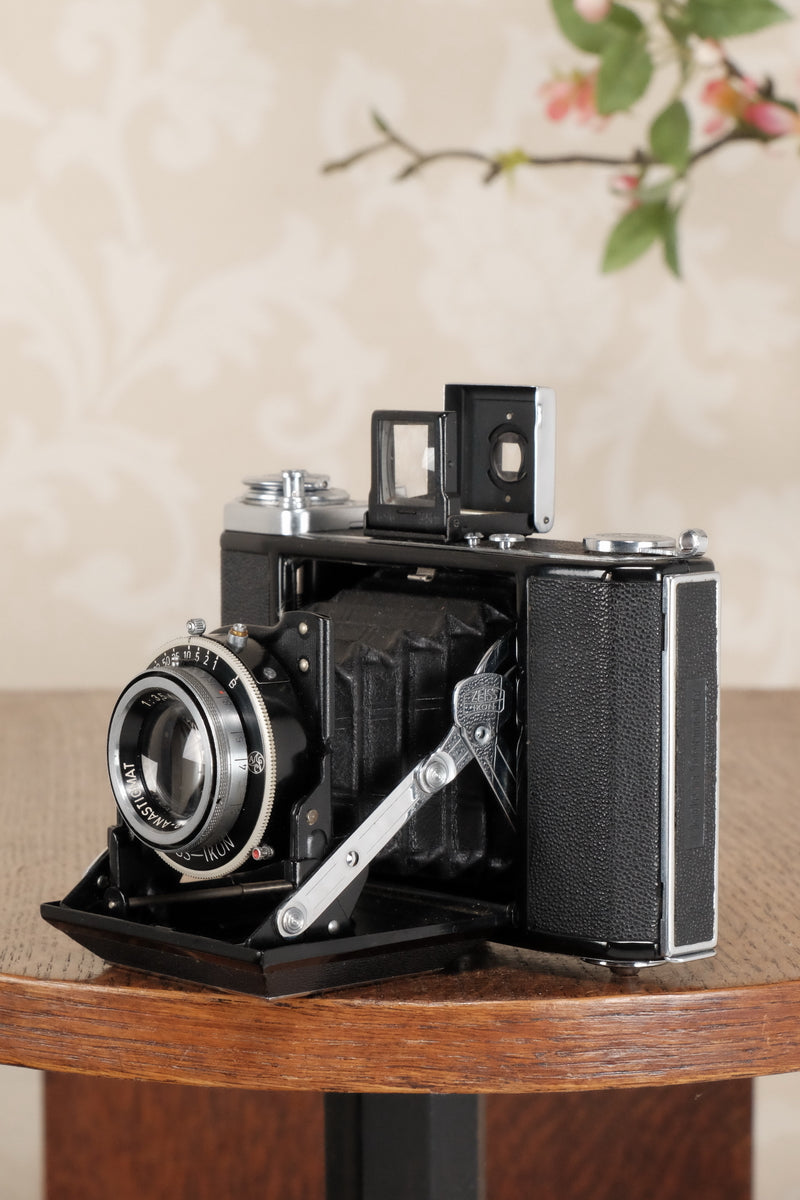 Superb! 1943 Zeiss Ikon Ikonta, Freshly Serviced, CLA'd! - Zeiss-Ikon- Petrakla Classic Cameras