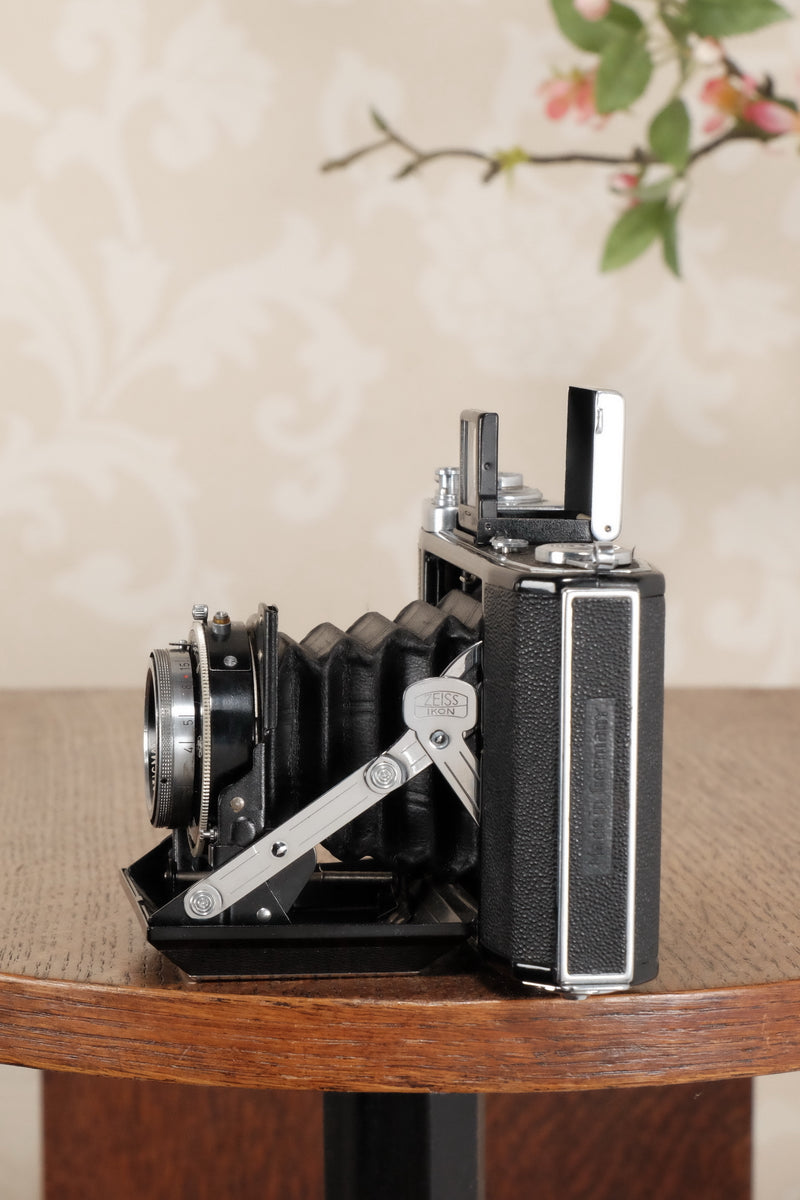 Superb! 1943 Zeiss Ikon Ikonta, Freshly Serviced, CLA'd! - Zeiss-Ikon- Petrakla Classic Cameras