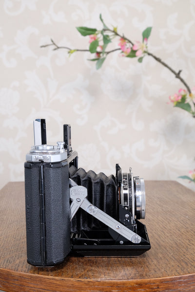 Near Mint! 1948 Zeiss-Ikon Ikonta with coated Opton-Tessar. CLA'd, Freshly Serviced!