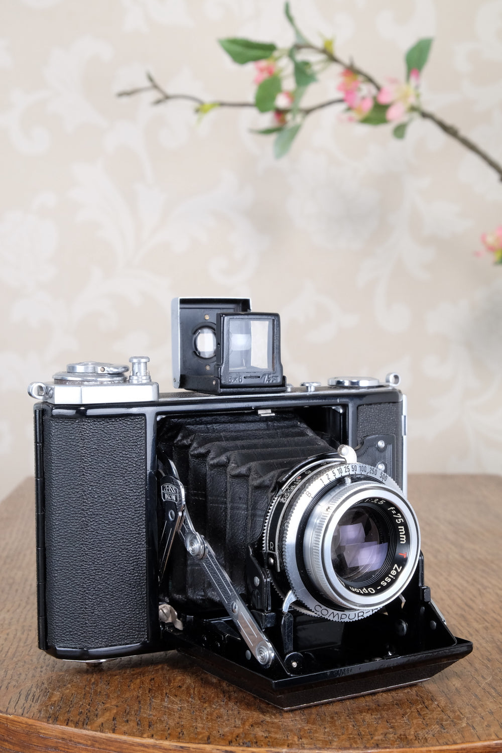 Near Mint! 1948 Zeiss-Ikon Ikonta with coated Opton-Tessar. CLA'd, Freshly Serviced!