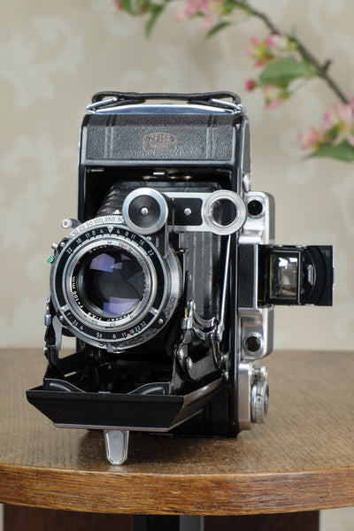 Superb! 1952, 6x9 Super Ikonta 531/2, Synchro-Compur & Coated Zeiss Tessar lens, Freshly serviced! - Zeiss-Ikon- Petrakla Classic Cameras