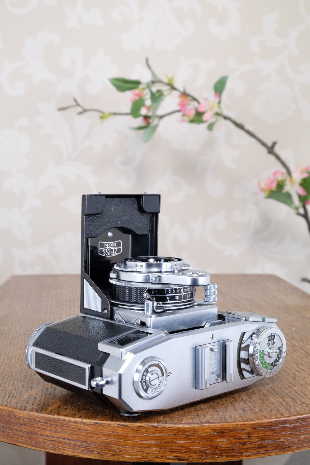 Superb! 1952 Zeiss Ikon Contessa 533/24 . CLA'd, Freshly serviced!