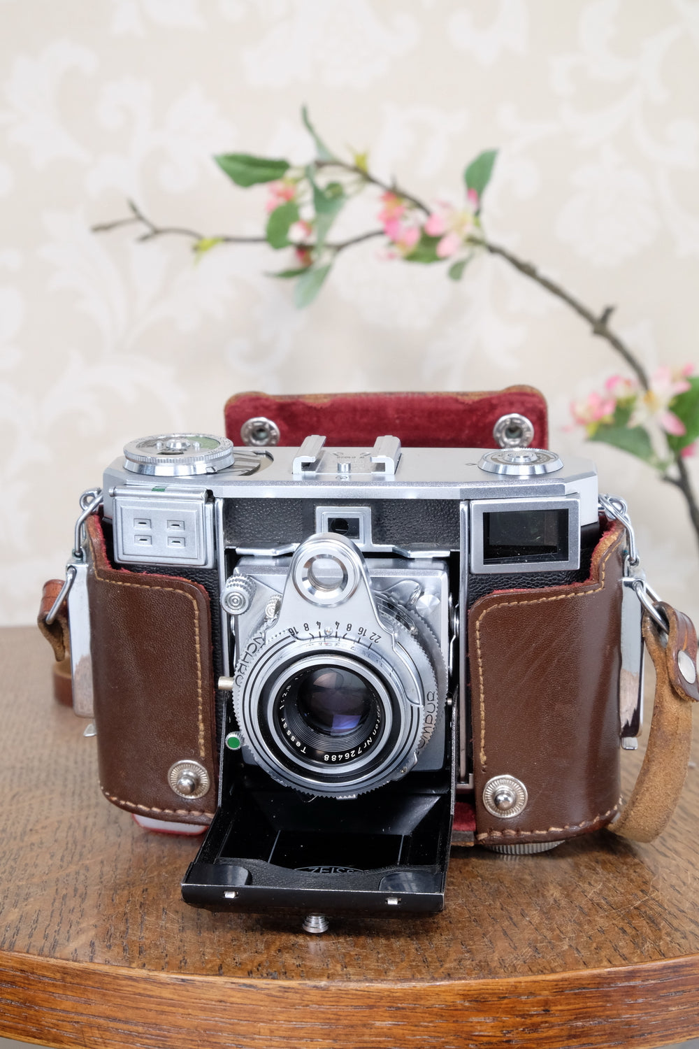Superb! 1952 Zeiss Ikon Contessa 533/24 . CLA'd, Freshly serviced!