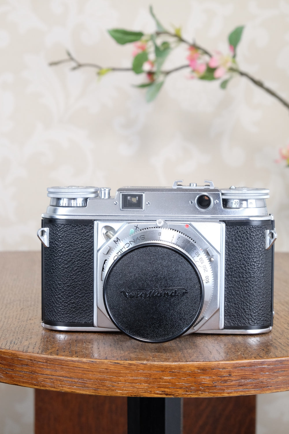 Near mint!  VOIGTLANDER PROMINENT, 35mm Rangefinder Camera with f2.0/50mm Ultron lens. Freshly  Serviced, CLAd!