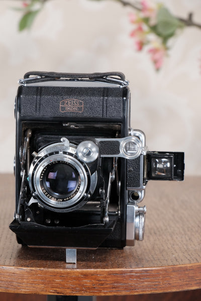 Superb! 1952 Zeiss Ikon Super Ikonta, Synchro-Compur & Coated Tessar, CLA’d, Freshly Serviced! - Zeiss-Ikon- Petrakla Classic Cameras