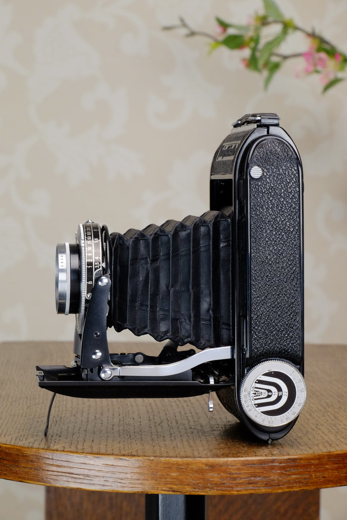 Stunning! 1947 Voigtlander 6x9 Bessa Rangefinder with Color-Heliar lens. Freshly Serviced! - Voigtlander- Petrakla Classic Cameras